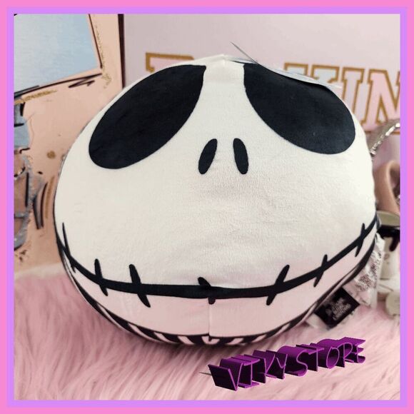 💕 NWT Tim Burton The Nightmare Before Christmas Pillow #7146 💕 - Picture 1 of 5